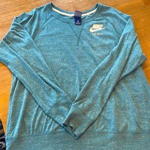 Nike women’s plus long sleeve shirt 1x